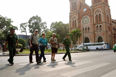 Le Vietnam a accueilli 5,5 millions de touristes etrangers depuis janvier hinh anh 1
