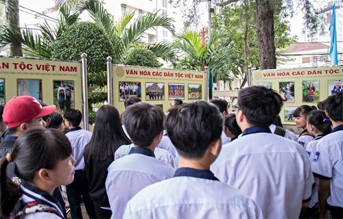 Expositions sur la culture des ethnies vietnamiennes et la culture du the hinh anh 1