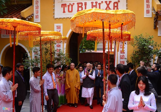 Le Premier ministre indien se rend a la pagode Quan Su hinh anh 1