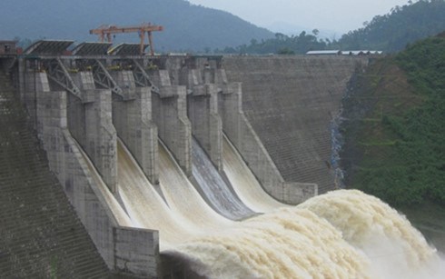 Les grands investisseurs japonais s'impliquent dans l’hydroelectricite du Vietnam hinh anh 1