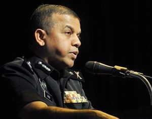 La police malaisienne en alerte contre les menaces du groupe Daesh indonesien hinh anh 1