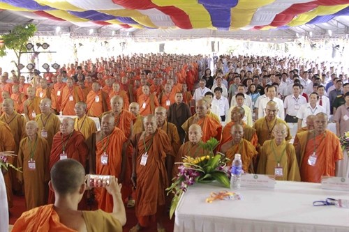 Le 35e anniversaire de l’Eglise bouddhique du Vietnam celebre a Kien Giang hinh anh 1