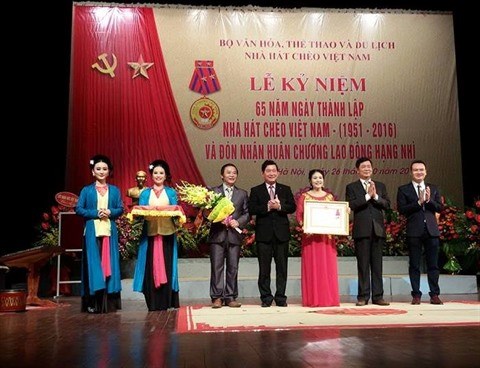 Le Theatre du cheo du Vietnam souffle ses 65 bougies hinh anh 2