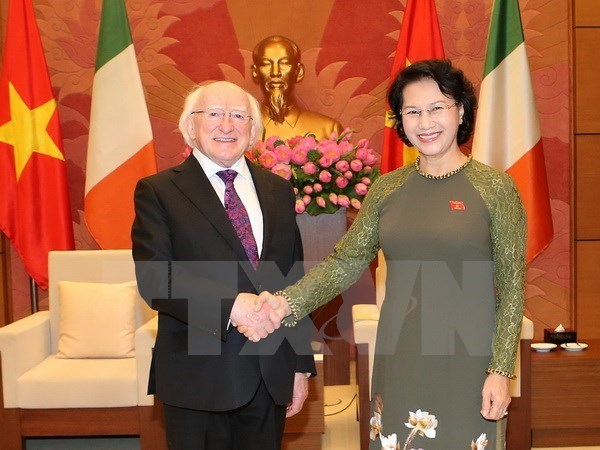 La presidente de l'Assemblee nationale recoit le president irlandais Michael D. Higgins hinh anh 1