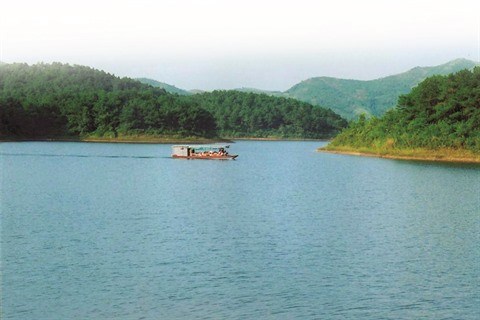 Le lac Cam Son, un tableau pittoresque hinh anh 1