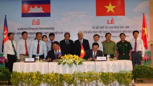 Dong Thap et Banteay Meanchey (Cambodge) signent un nouvel accord de cooperation hinh anh 1