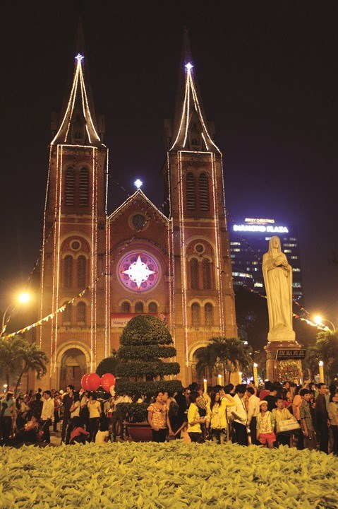 Les cloches de la cathedrale Notre-Dame de Saigon hinh anh 2