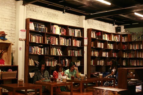 Les cafe-librairies : les nouveaux espaces culturels de la capitale hinh anh 2