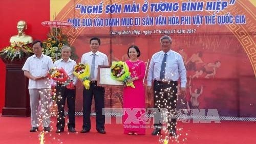 Binh Duong : l’artisanat de la laque est reconnu en tant que patrimoine immateriel national hinh anh 1