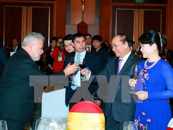 Tet traditionnel: le Premier ministre donne un banquet au corps diplomatique hinh anh 1