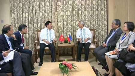 Le vice-PM Pham Binh Minh rencontre le ministre des AE des Philippines hinh anh 1