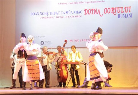 Renforcement de la cooperation culturelle entre le Vietnam et la Roumanie hinh anh 1