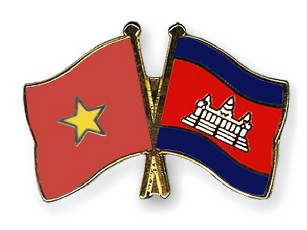 Le ministre de la Defense recoit des hotes cambodgiens hinh anh 1
