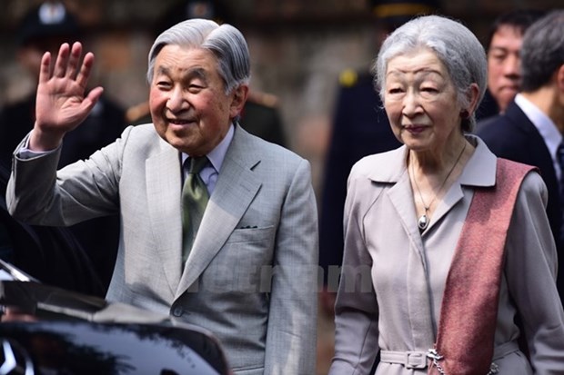 L’empereur et l'imperatrice du Japon celebrent le succes de leur visite au Vietnam hinh anh 1