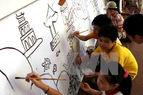 La plus longue rue de la peinture bientot a Hanoi hinh anh 1