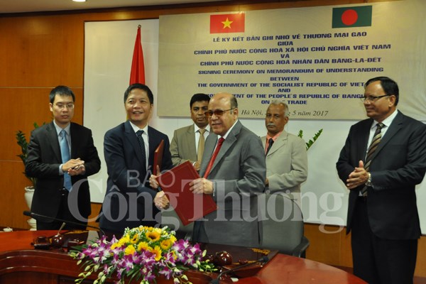 Vietnam et Bangladesh prorogent le MoU sur le commerce du riz hinh anh 1