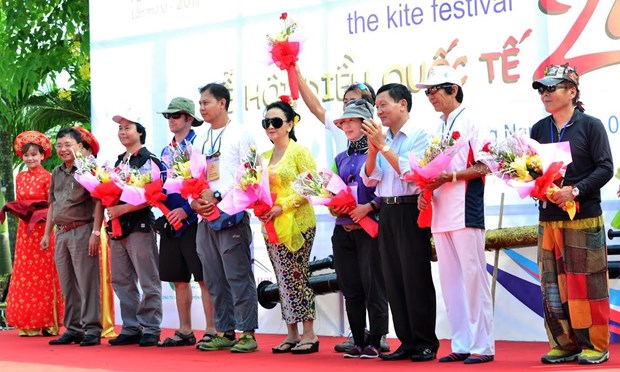 Quang Nam : ouverture du Festival international des cerfs-volants 2017 hinh anh 1
