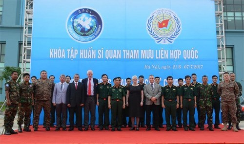 Formation d’officiers d’etat-major pour l’ONU au Vietnam hinh anh 1
