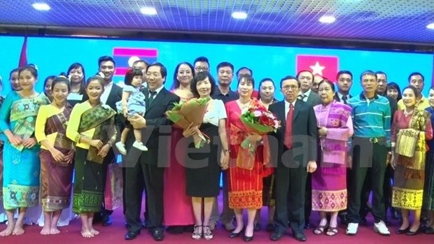 Echange culturel et sportif Vietnam-Laos en Russie hinh anh 1