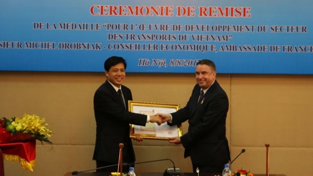 Le conseiller economique de l’ambassade de France au Vietnam a l'honneur hinh anh 1