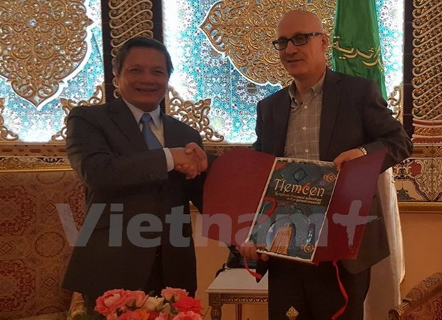 Le Vietnam cherche a intensifier les relations commerciales avec l’Algerie hinh anh 1