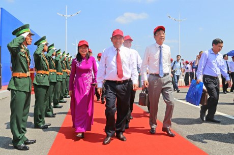 Inauguration d’un pont Vietnam-Chine hinh anh 1
