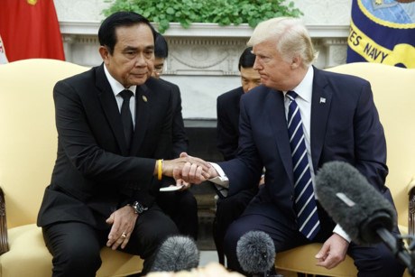 Donald Trump recoit le Premier ministre thailandais Prayuth Chan-ocha hinh anh 1