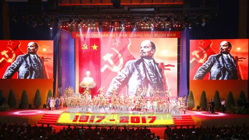 La Revolution d’Octobre russe celebree dans tout le pays hinh anh 1
