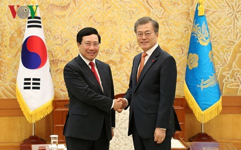 Le vice-Premier ministre Pham Binh Minh rencontre des dirigeants sud-coreens hinh anh 1
