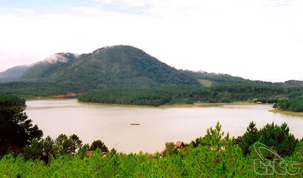 Beaute seduisante du lac Tuyen Lam a Da Lat hinh anh 2