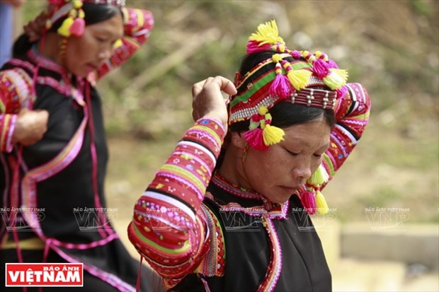 Le superbe turban feminin de l’ethnie La Hu hinh anh 3