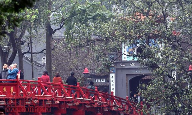 Hanoi accueille pres de 375.000 touristes durant le Tet hinh anh 1