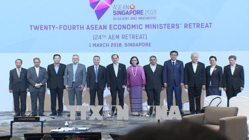 Les ministres de l’Economie de l’ASEAN se reunissent a Singapour hinh anh 2