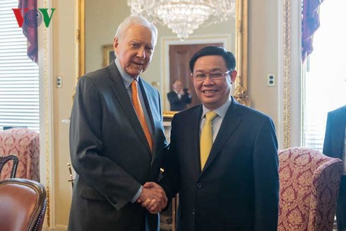 Le vice-PM Vuong Dinh Hue rencontre le president pro tempore du Senat americain hinh anh 1