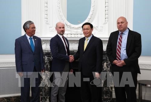 Le vice-PM Vuong Dinh Hue rencontre des entreprises americaines hinh anh 1