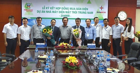 Une centrale solaire de 5.000 milliards de dongs sera construite a Ninh Thuan hinh anh 1