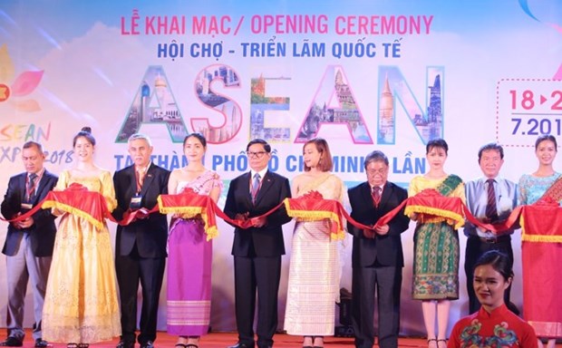 Ouverture de la foire-expo internationale de l'ASEAN 2018 a Ho Chi Minh-Ville hinh anh 1