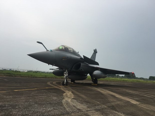 La mission Pegase 2018 de l'Armee de l'air francaise effectue sa premiere escale au Vietnam hinh anh 1