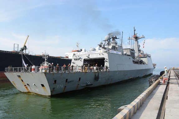 Un destroyer de la Marine sud-coreenne visite Da Nang hinh anh 1