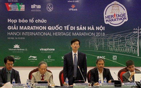 Plus de 2.500 coureurs participeront au marathon international du patrimoine de Hanoi hinh anh 1