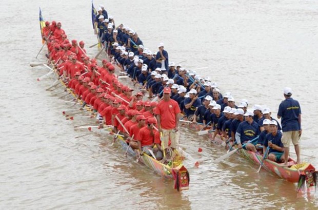 Le Cambodge etablit un record Guinness pour la plus longue pirogue Ghe Ngo du monde hinh anh 1