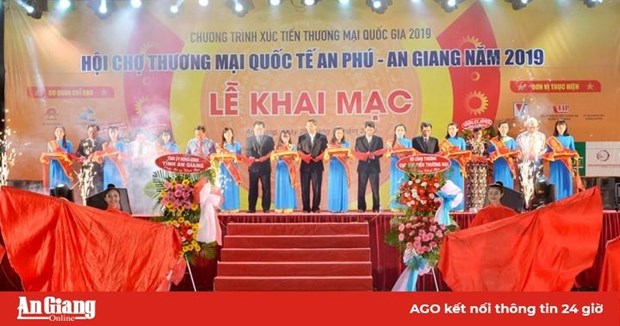 Ouverture de la foire commerciale internationale An Phu – An Giang 2019 hinh anh 1