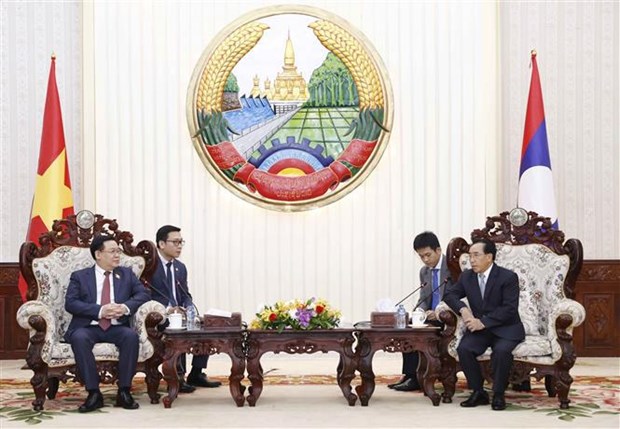 Entrevue entre le president de l’Assemblee nationale du Vietnam et le Premier ministre du Laos hinh anh 2