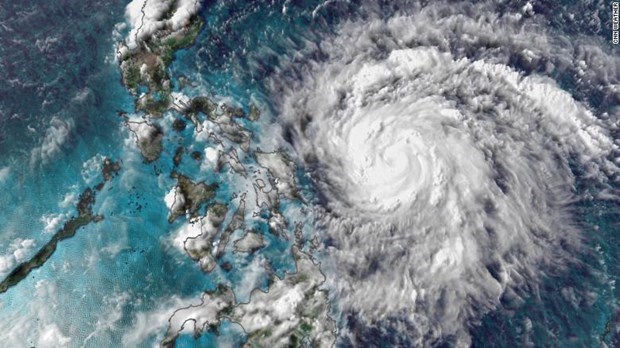 Les Philippines evacuent pres de 1.800 personnes en reponse a la tempete Molave hinh anh 1