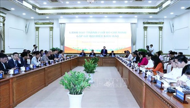 Les responsables de Ho Chi Minh-Ville rencontrent des Viet kieu hinh anh 1