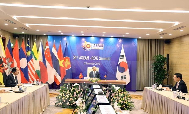ASEAN 2020 : le PM preside le 21e sommet ASEAN-R. de Coree hinh anh 1