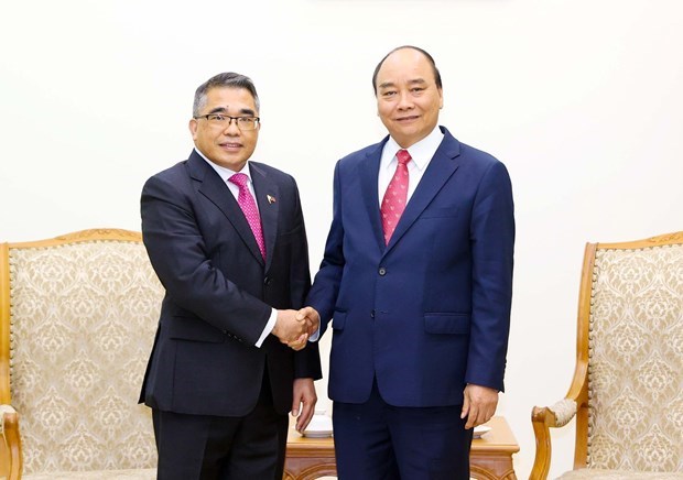 Le Premier ministre Nguyen Xuan Phuc recoit l'ambassadeur des Philippines hinh anh 1