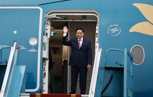 Le PM quitte Hanoi pour la reunion des dirigeants de l’ASEAN a Jakarta hinh anh 1