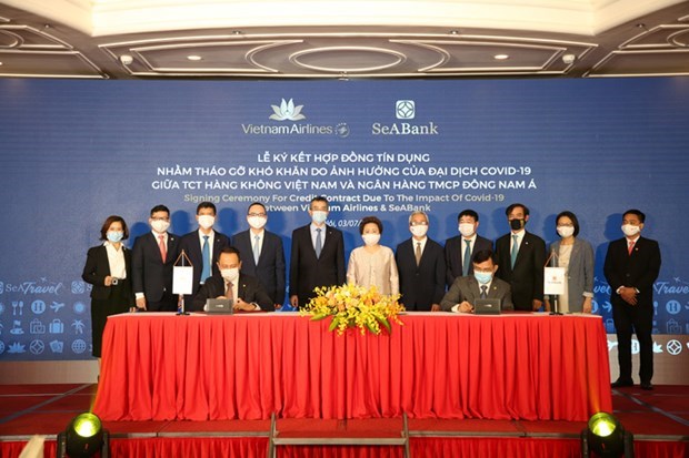 Vietnam Airlines et SeABank signent un contrat de credit de 2.000 milliards de dongs hinh anh 1
