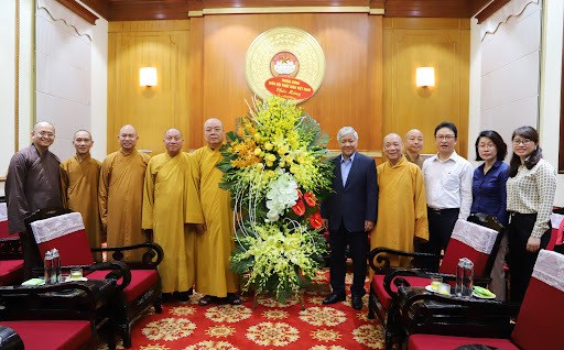 Le FPV presente ses felicitations a l'occasion du 40e anniversaire de la Sangha bouddhiste du VN hinh anh 2
